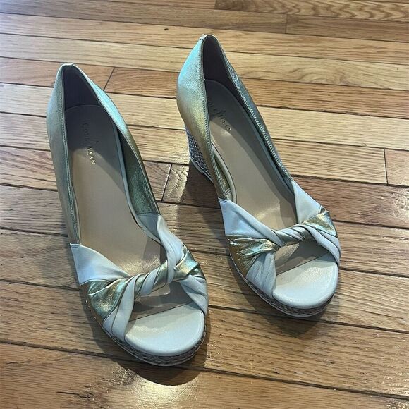 Cole Haan Women's Gold Metallic Wedge Heels Size 9B Open Toe Formal - Picture 1 of 8